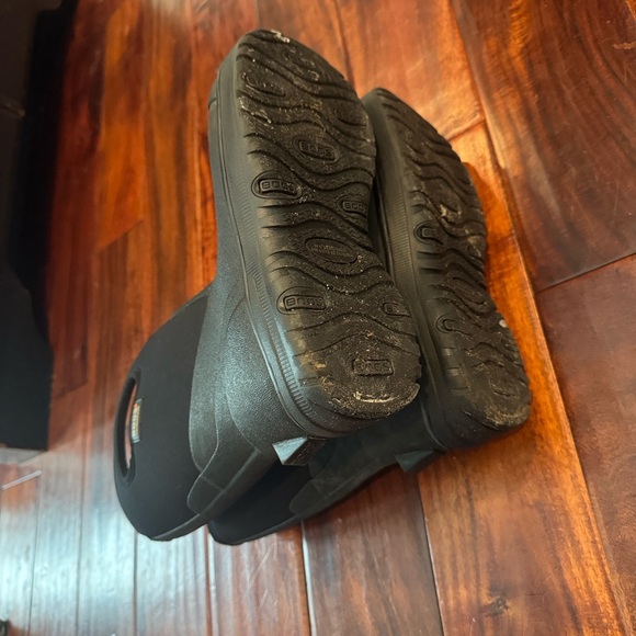 Bogs Men's Snow Boots with Handles - Picture 4 of 5